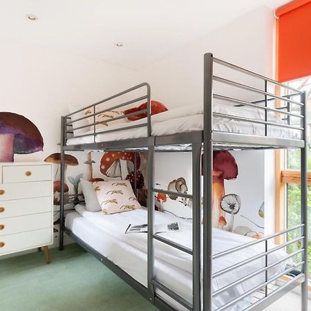 The Glasshouse Escape - 5Bdr Jewel Villa Oxford Bagian luar foto