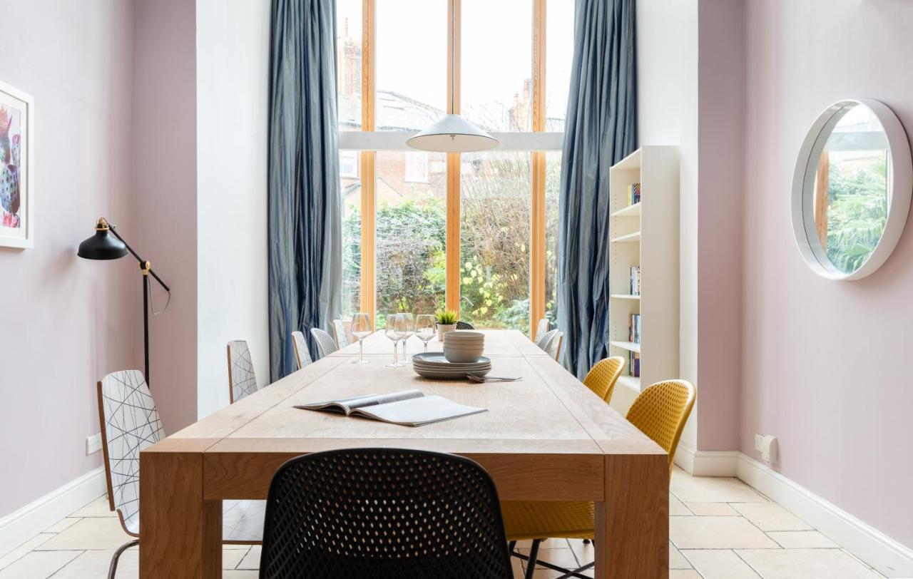 The Glasshouse Escape - 5Bdr Jewel Villa Oxford Bagian luar foto