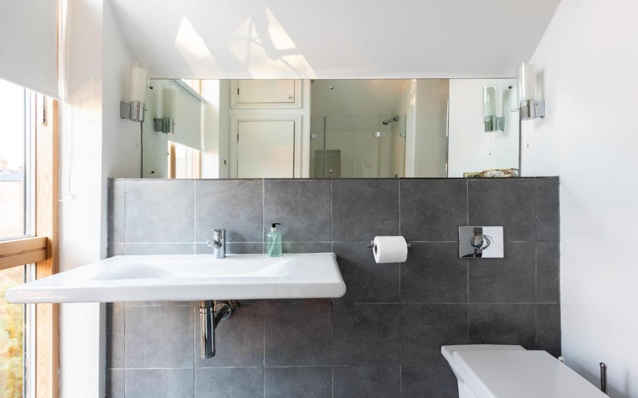 The Glasshouse Escape - 5Bdr Jewel Villa Oxford Bagian luar foto